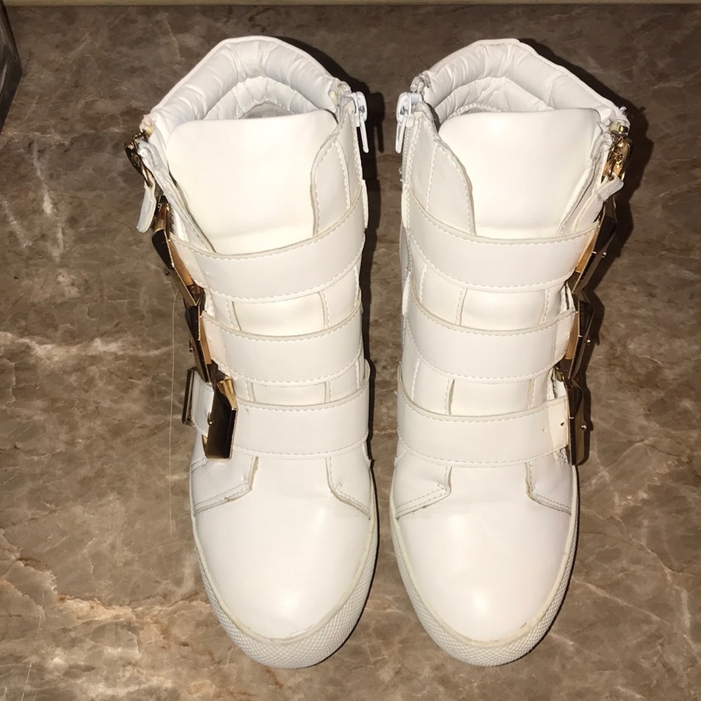 ❗️SOLD❗️White Ankle Booties/ White Wedges